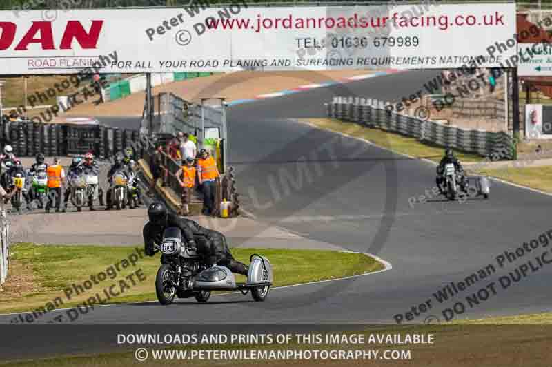 Vintage motorcycle club;eventdigitalimages;mallory park;mallory park trackday photographs;no limits trackdays;peter wileman photography;trackday digital images;trackday photos;vmcc festival 1000 bikes photographs